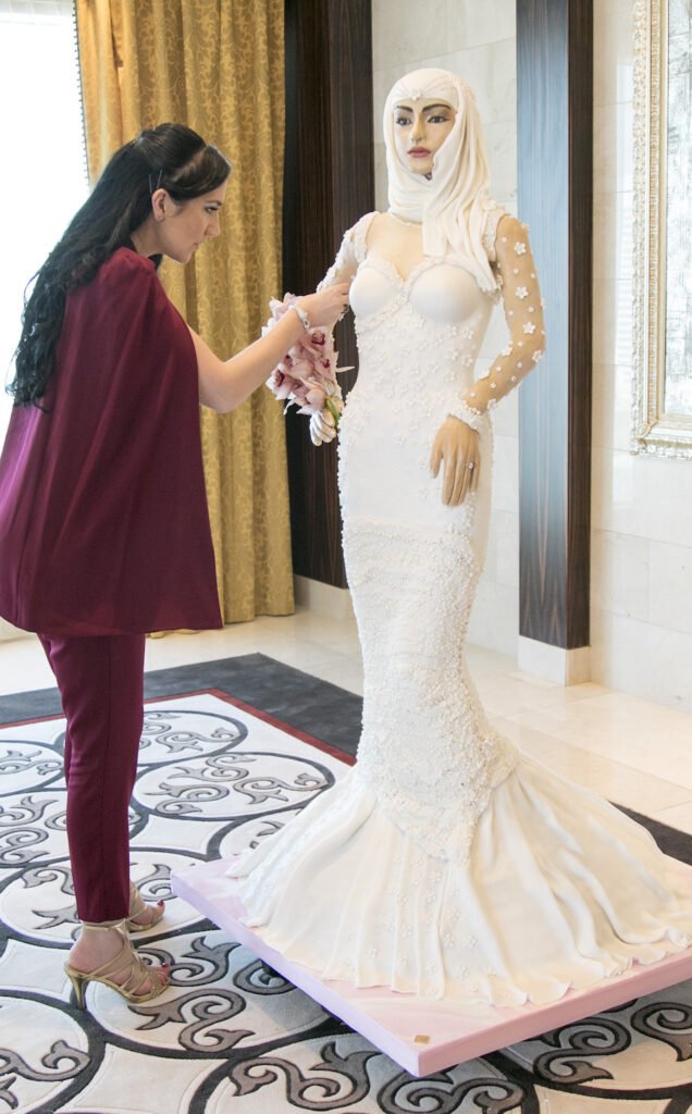 1-Million-dollar-bride-cake - Gossip Stone TV - Exclusive Celebrity Shows, Fashion, and Luxury News Debbie Wingham gossip stone tv