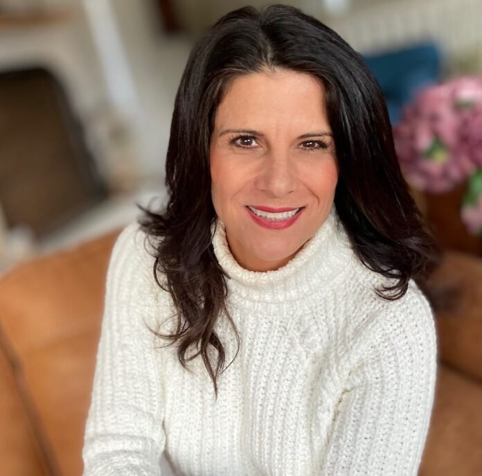 Michele Guzy as Jury in Hypno Challenge Reality Show