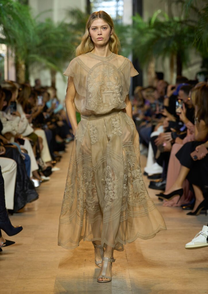 037 - Gossip Stone TV - Exclusive Celebrity Shows, Fashion, and Luxury News