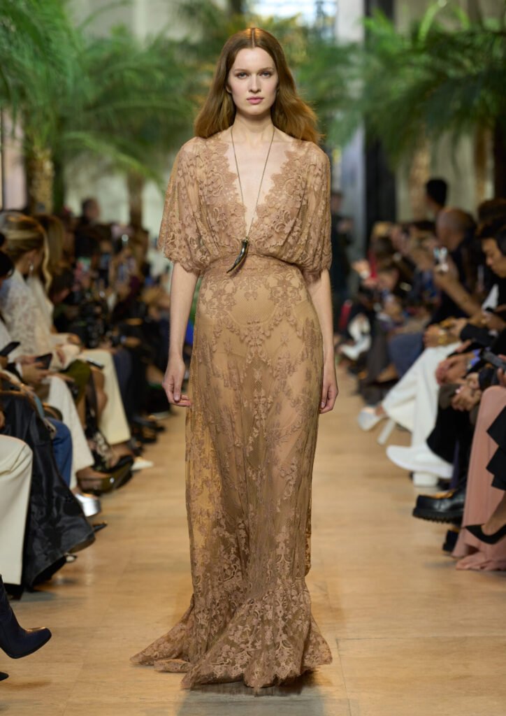 043 - Gossip Stone TV - Exclusive Celebrity Shows, Fashion, and Luxury News