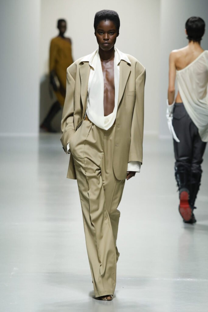 Look-03 - Gossip Stone TV - Exclusive Celebrity Shows, Fashion, and Luxury News