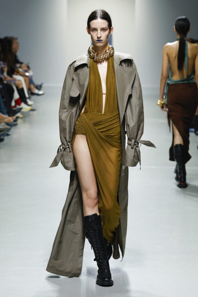 Look-10 - Gossip Stone TV - Exclusive Celebrity Shows, Fashion, and Luxury News