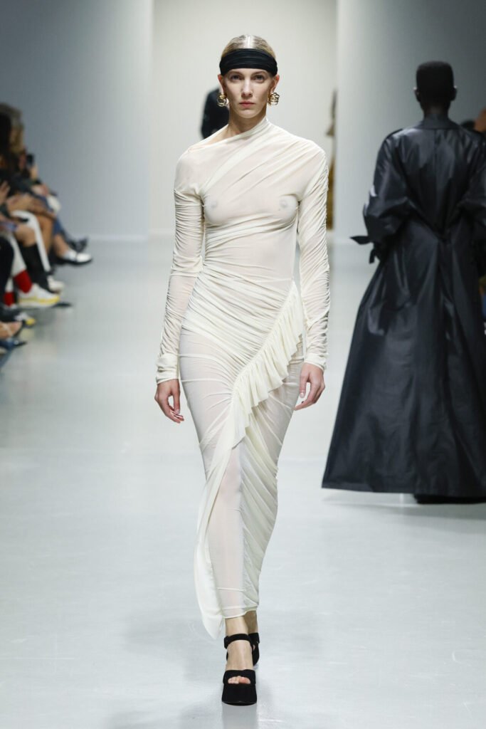 Look-19 - Gossip Stone TV - Exclusive Celebrity Shows, Fashion, and Luxury News