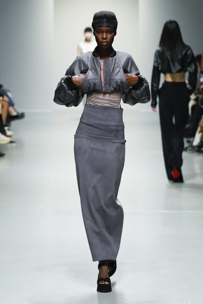 Look-24 - Gossip Stone TV - Exclusive Celebrity Shows, Fashion, and Luxury News