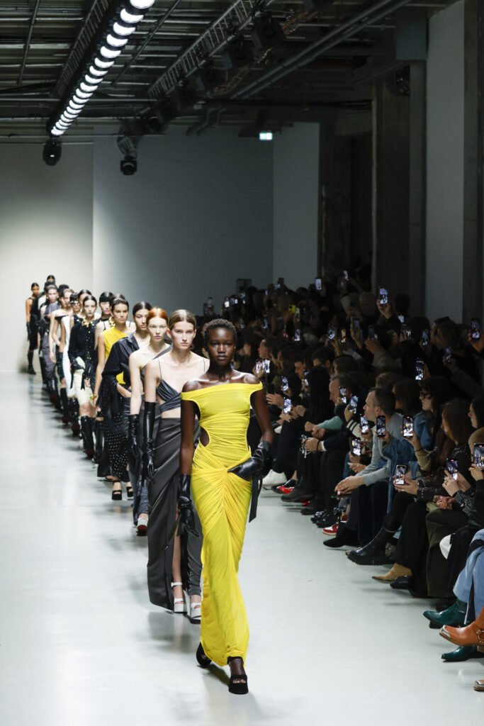 Look-39 - Gossip Stone TV - Exclusive Celebrity Shows, Fashion, and Luxury News