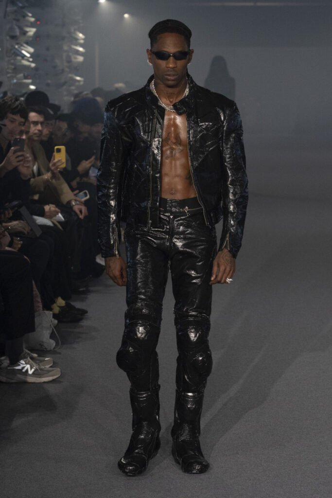 VETEMENTS_SS25_LOOK01 - Gossip Stone TV - Exclusive Celebrity Shows, Fashion, and Luxury News