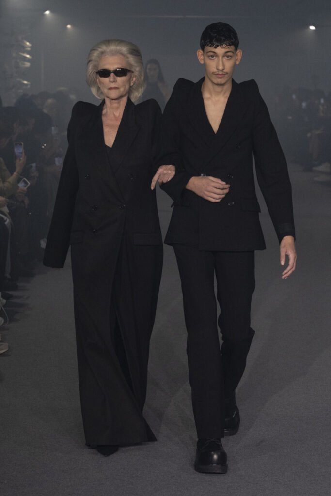 VETEMENTS_SS25_LOOK07 - Gossip Stone TV - Exclusive Celebrity Shows, Fashion, and Luxury News