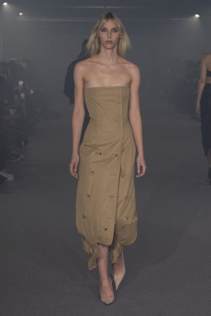 VETEMENTS_SS25_LOOK17 - Gossip Stone TV - Exclusive Celebrity Shows, Fashion, and Luxury News
