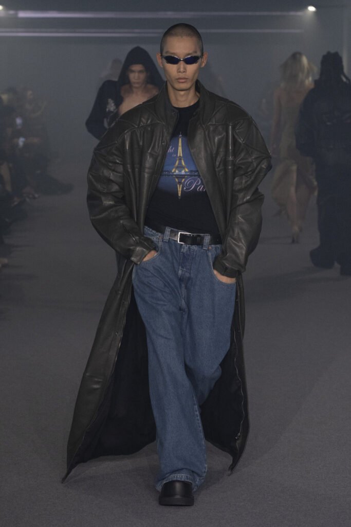 VETEMENTS_SS25_LOOK26 - Gossip Stone TV - Exclusive Celebrity Shows, Fashion, and Luxury News