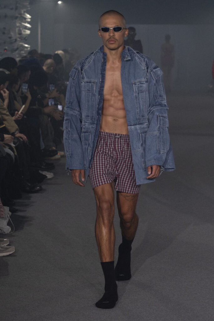 VETEMENTS_SS25_LOOK47 - Gossip Stone TV - Exclusive Celebrity Shows, Fashion, and Luxury News