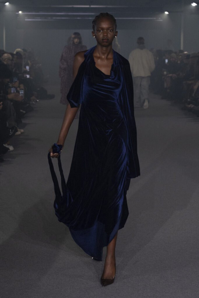 VETEMENTS_SS25_LOOK50 - Gossip Stone TV - Exclusive Celebrity Shows, Fashion, and Luxury News