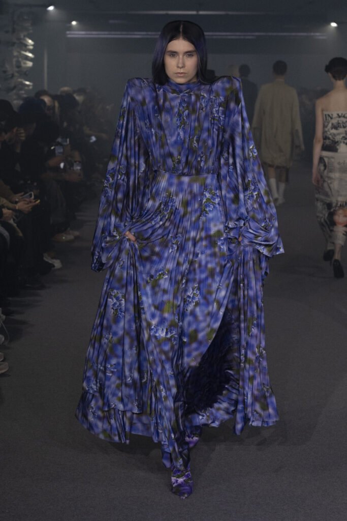 VETEMENTS_SS25_LOOK53 - Gossip Stone TV - Exclusive Celebrity Shows, Fashion, and Luxury News