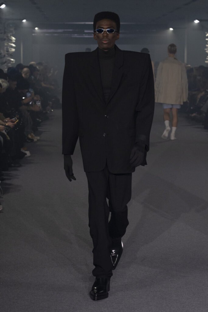 VETEMENTS_SS25_LOOK54 - Gossip Stone TV - Exclusive Celebrity Shows, Fashion, and Luxury News