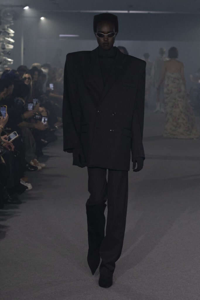 VETEMENTS_SS25_LOOK55 - Gossip Stone TV - Exclusive Celebrity Shows, Fashion, and Luxury News