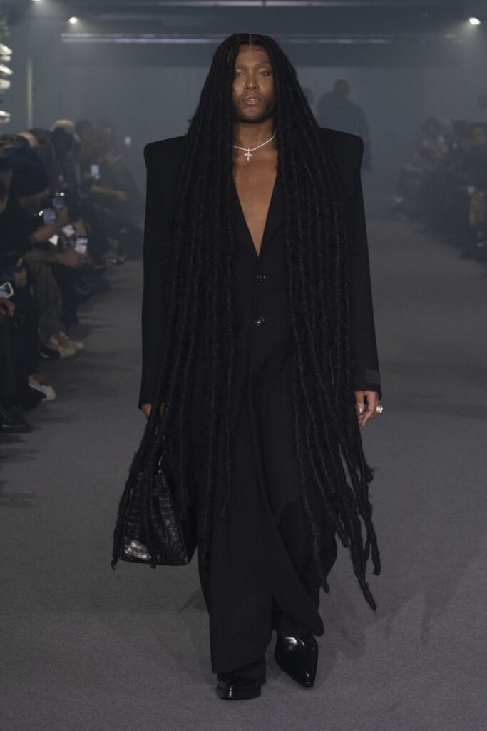 VETEMENTS_SS25_LOOK56 - Gossip Stone TV - Exclusive Celebrity Shows, Fashion, and Luxury News