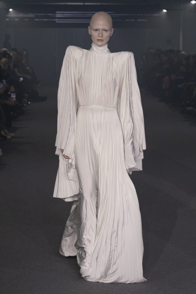 VETEMENTS_SS25_LOOK59 - Gossip Stone TV - Exclusive Celebrity Shows, Fashion, and Luxury News