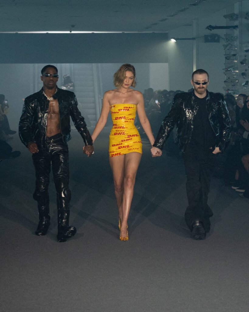 VETEMENTS_SS25_LOOK61 - Gossip Stone TV - Exclusive Celebrity Shows, Fashion, and Luxury News