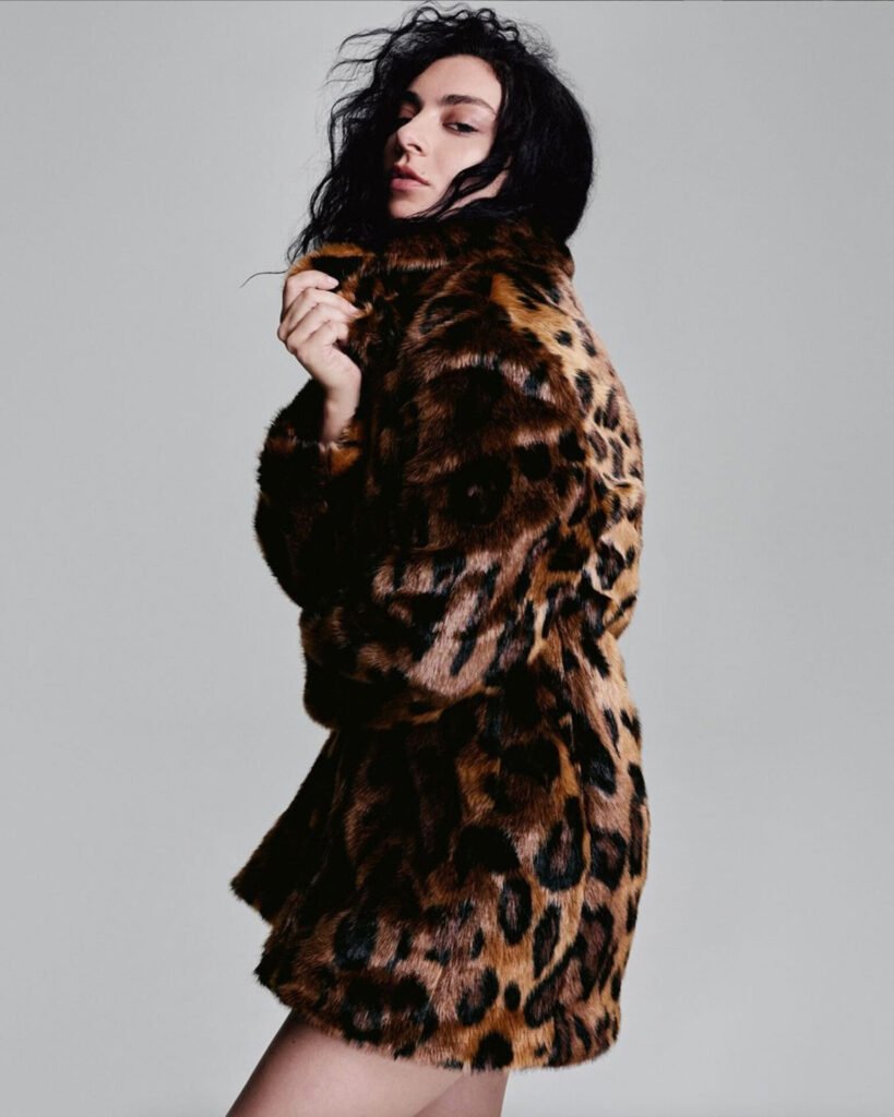 HM - Gossip Stone TV - Exclusive Celebrity Shows, Fashion, and Luxury News