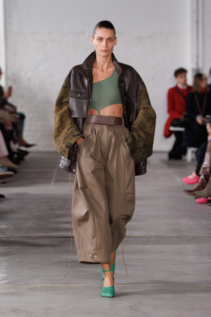 N Pasqualetti_ss25_runway_press_look10 - Gossip Stone TV - Exclusive Celebrity Shows, Fashion, and Luxury News