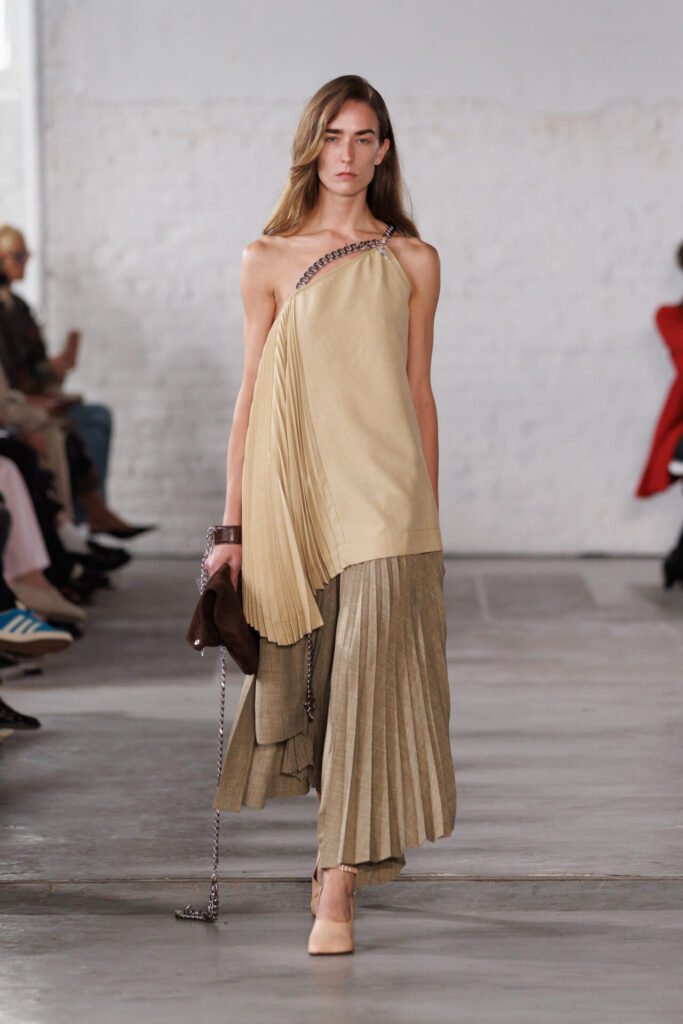 N Pasqualetti_ss25_runway_press_look14 - Gossip Stone TV - Exclusive Celebrity Shows, Fashion, and Luxury News